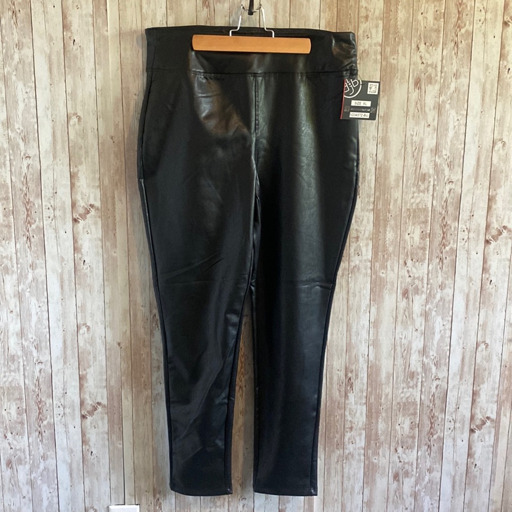 BBJ faux leather leggings
